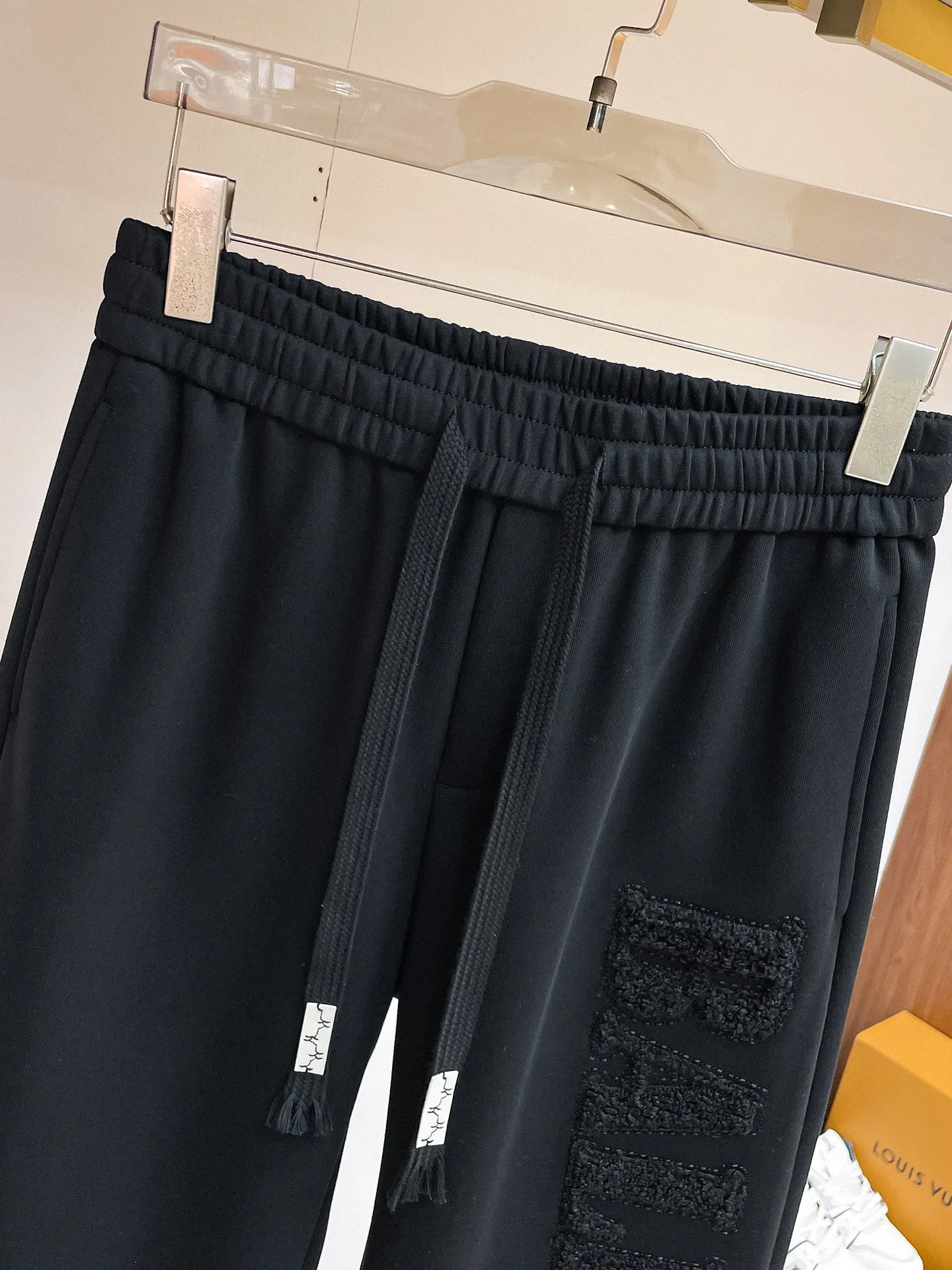 Balenciaga [High Version] 2026 Autumn and Winter latest products, available at counters at the same time, Original product, fashionable casual trousers and casual trousers, using imported original fabrics, top-grade embroidery 🪡 craft letter pattern logo, original hardware accessories decoration, simple yet fashionable, fashionable and handsome upper body, Sizes: M-3XL